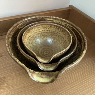 Studio Pottery 3 x Nesting Bowls Serving Pouring Stamped Set - Image 1 of 4