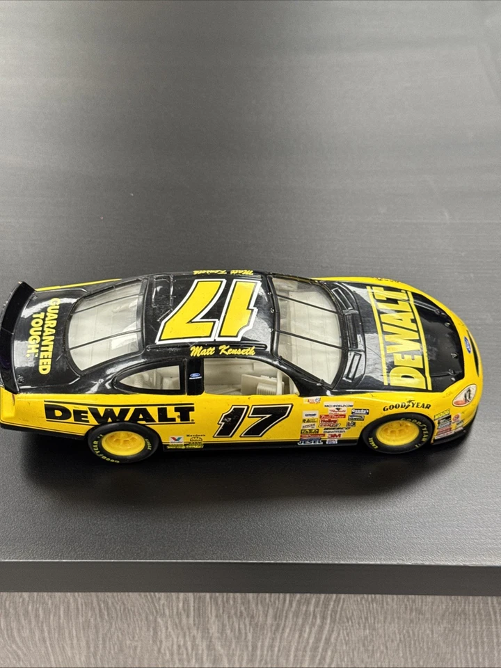 Matt Kenseth DeWalt 17 1/24 Hot Wheels 1999 Diecast - Image 1 of 1