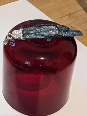 Kettenanhänger versilbert mit dunkelblauem Quarz – Unikat, neu - Bild 1 von 4