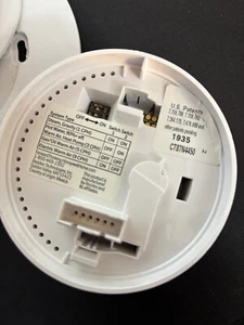 HONEYWELL CT87N4 ROUND NON-PROGRAMMABLE THERMOSTAT 1H/1C 1 STAGE HEATING/COOLING - Picture 1 of 2
