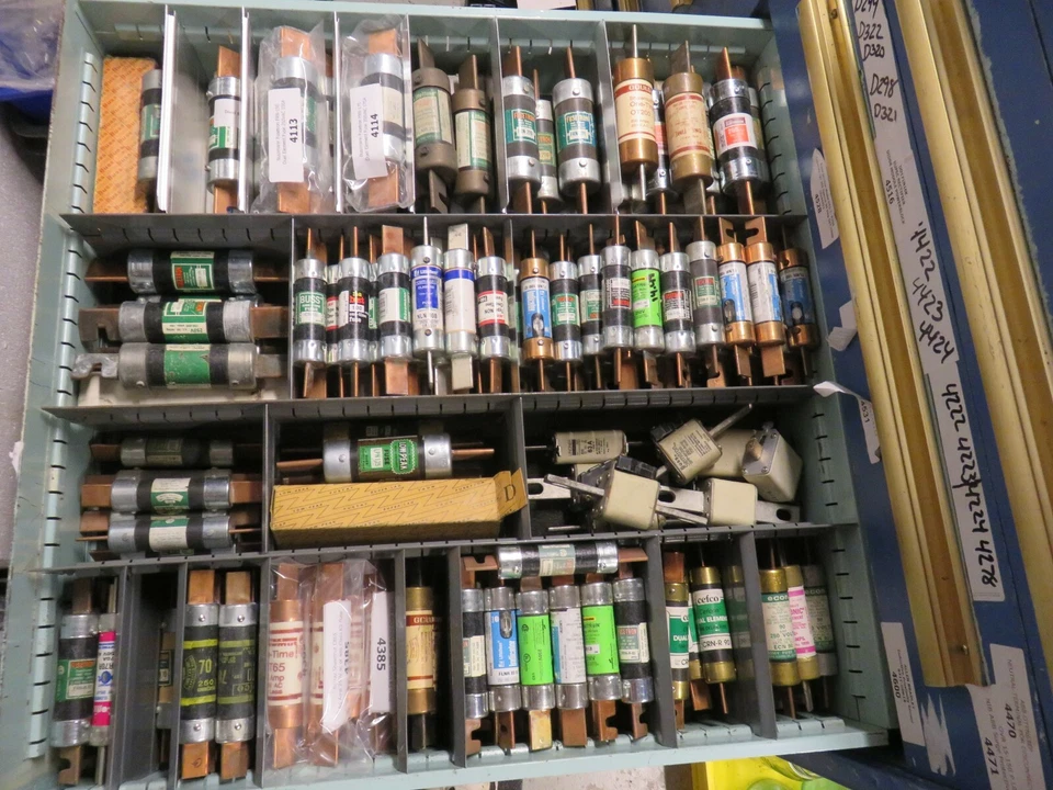 BUSSMANN CEFCO SHAWMUT EAGLE One Time Fuse NOS OTS EOS NLS 70 threw 600 Amp 600 Vac or less K5