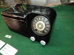 ANTIQUE OLYMPIC SLANT DIAL BAKELIKE RADIO BROWN MODEL 6-501, Year 1946, Works - Picture 1 of 12