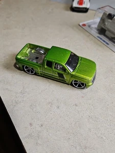 Hot Wheels Chevy Silverado 2006 grün Indonesien L41 Chrom Truck Bett - Bild 1 von 4