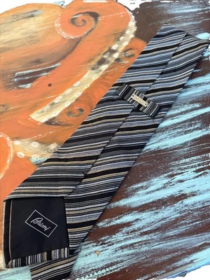 Brioni Italy 100% Silk Diagonal Striped Mens Tie Luxury Classic 60” - Image 1 of 4