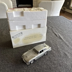 Danbury Mint James Bond 007 Aston Martin DB5 Please Note Driver Side Door Handle - Picture 1 of 10