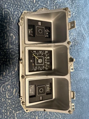 Cuadro de instrumentos Ford F100 F150 F250 F350 1973-79 y Ford Bronco 1978-79 Foto 1 de 3
