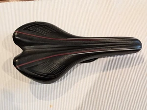Road bike saddle - Picture 1 of 7