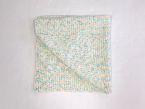 Handgestrickte Pastell Babydecke 40" x 42" ca. - Bild 1 von 2