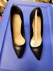 Shoedazzle Black Pointy Toe High Heel Pumps Size 7.5 - Picture 1 of 10