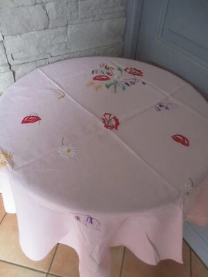 NAPPE RECTANGULAIRE TOILE COTON ROSE  BRODÉE MAINS FLEURS  MULTICOLORES - Photo 1/4