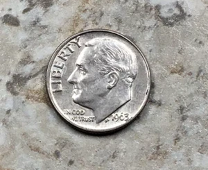 Moneda de diez centavos conmemorativa Roosevelt 1963-D de plata extra fina - Imagen 1 de 2
