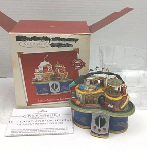PUNZE ANDENKEN ORNAMENT 2002 ZIRKUS BERGBAHN LICHT BEWEGUNG & SOUND - Bild 1 von 6