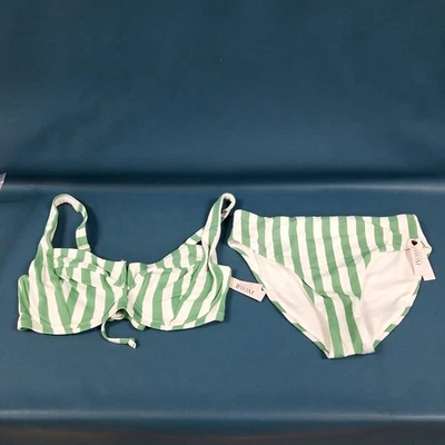 Nuevo con etiquetas Conjunto de Top de Natación y Cintura Alta Victoria's Secret Verde/Blanco a Rayas Con Cordones Traseros Foto 1 de 4