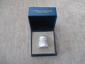 Royal Worcester Bone China Thimble In Original Box, DOVES - Picture 1 of 10