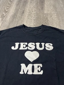 Christian Shirt Adult Medium God Jesus Loves Me Heart Text Tee Faith Evangelism - Bild 1 von 7