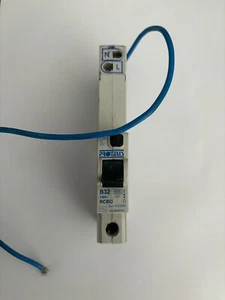 DORMAN SMITH B32 32 AMP 32MBRABSTAND EINPOLIG RCBO SCHALTER - Bild 1 von 1
