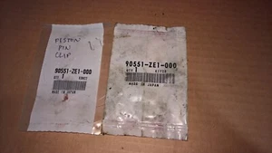 NEW (QTY 2) GENUINE OEM Honda 90551-ZE1-000 Piston Wrist Pin Clip - Picture 1 of 1