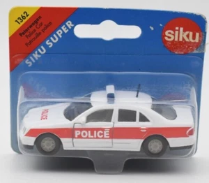SIKU 1362 Mercedes Benz E230 Policía Policía Blanco. Modelo extranjero. metal - Imagen 1 de 3