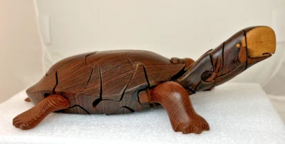 Quebra-cabeça de tartaruga de madeira Peter Chapman ovo escondido feito à mão linda madeira, RARO - Imagem 1 de 4