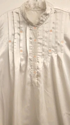 Camisón victoriano marfil satinado/franela bordado encaje manga larga tocador justo?  Foto 1 de 4