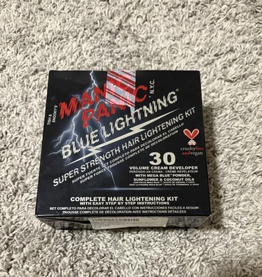 Kit de blanqueador de cabello Blue Lightning - Desarrollador de 30 volúmenes + Blanqueador en polvo para cabello Foto 1 de 4