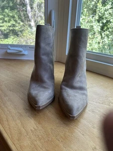 Nine West Womens 8.5 M Tan Beige Beata Suede Block Heel Ankle Boots New - Picture 1 of 11
