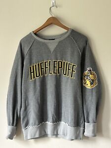 Harry Potter Sweater Womens MEDIUM Gray Long Sleeve Hufflepuff Sweatshirt