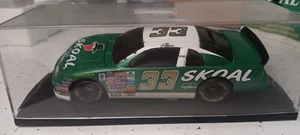 Ken Schrader #33 Skoal Bandit 1997 Monte Carlo Green Action 1:24 BANK 1 OF 4500 - Picture 1 of 3