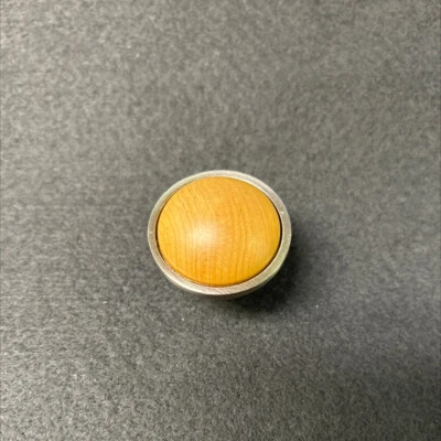 Perilla de inserción de madera de especias de miel de níquel satinado de 1-3/8" Foto 1 de 2