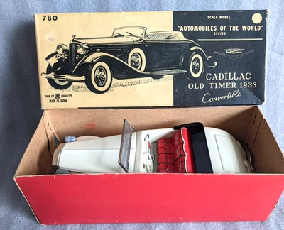 CADILLAC 1933 BANDAI JAPAN FRICTION 1933 BLANCO CON CAJA LITOGRAFÍA DE METAL ESTAÑO DE COLECCIÓN SIN USAR, EN CAJA Foto 1 de 4