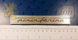 Monogramme Pininfarina (à coller) de planche de bord Peugeot 404 coupé/cabriolet - Picture 1 of 4