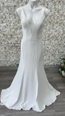 Clean Crepe Wedding Dress Bridal Gown Size 6 - Image 1 of 4