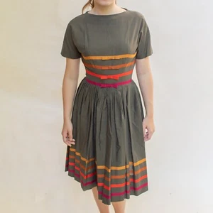 Vtg 50s Dress Swing XS Small Retro Olive Army Bows Pleated Housewife Full Skirt - Picture 1 of 12