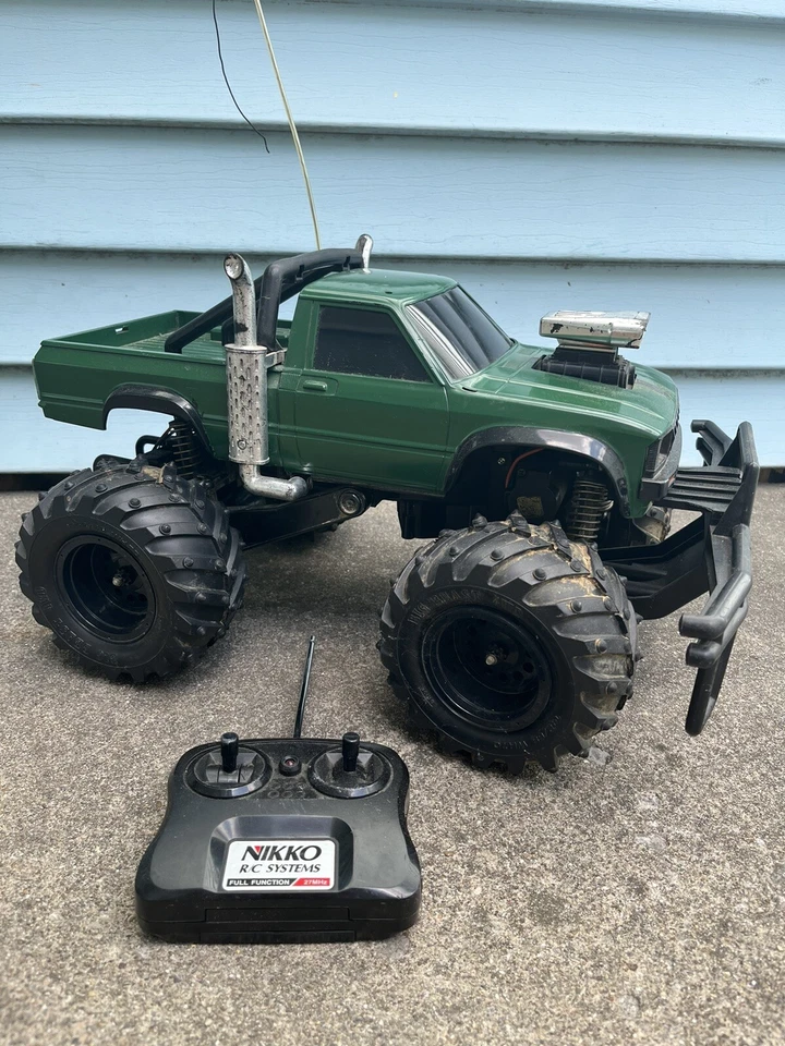 VINTAGE Toyota NIKKO RC MONSTER TRUCK HI LUX Japan - Image 1 of 4