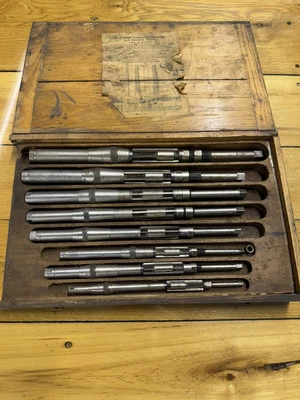 L O Beard Expanding Reamer Set 15/32 Thru 1-1/16” With Wooden Box USA 6 Reamers - Image 1 of 4