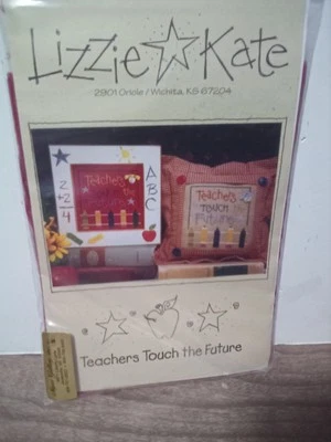 Kit de punto de cruz Lizzie Kate Teachers Touch the Future material y adornos Foto 1 de 2