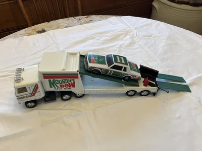 ERTL Mountain Dew Race Set - De colección - Bonita forma pieza de coleccionista Foto 1 de 4