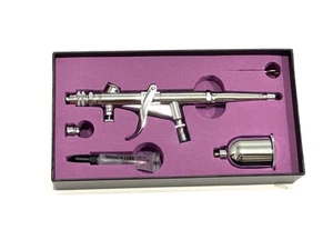 Iwata Hi-Line HP-TH Gravity Feed Dual Action Trigger Airbrush, Model H5200 - Picture 1 of 10