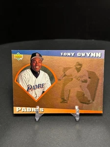 Tony Gwynn 1993 Upper Deck #17 San Diego Padres - Picture 1 of 2