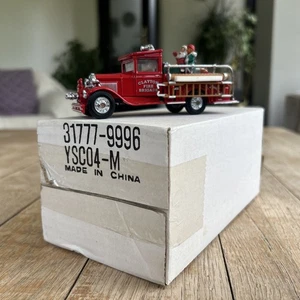 Matchbox Models of Yesteryear 1997 Ford AA Santa's Fire Engine YSC04-M - Picture 1 of 5