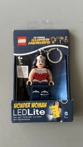 LEGO Wonder Woman DC Comics LED LITE Licht Schlüsselanhänger Keychain NEU funktioniert! - Bild 1 von 1