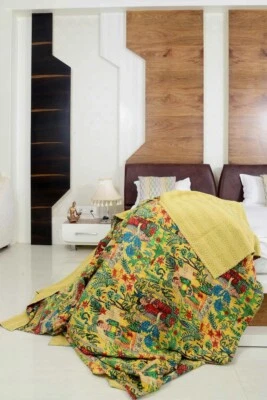 Colcha de invierno Indian Kantha con estampado floral doble y queen estampado en bloques EE. UU. Foto 1 de 2