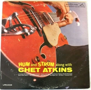 CHET ATKINS Hum and Strum Along 1961 Vinyl LP RCA Victor Mono - Picture 1 of 4
