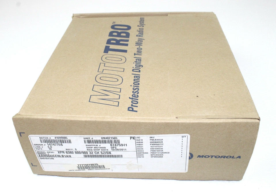 Motorola XPR6380 XPR 6380 800/900 Mhz MOTOTRBO 32 Ch 2.5W Analog NEW (Old Stock) - Image 1 of 4