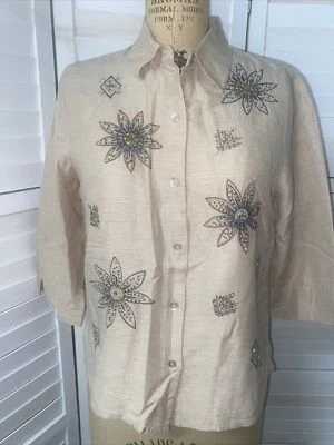Camisa Alfred Dunner 100 % seda manga 3/4 abotonada con bordado y acento con cuentas Foto 1 de 4