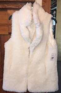 New Directions Ivory Fuzzy Faux Fur Vest NWT Size S/M Sherpa Style - Picture 1 of 5