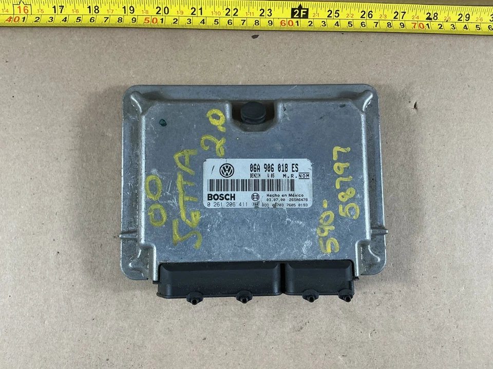 Módulo de control del motor Volkswagen Jetta 1999-2001 ECM ECU 06A906018ES Foto 1 de 4
