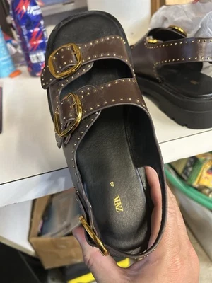 Tobogán de cuero marrón para mujer Zara talla 9 Foto 1 de 4