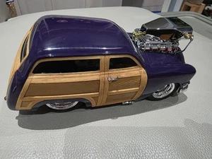 Muscle Machines 2001 Funline Diecast Purple 1950 Ford Woody Wagon 1:18 No Box - Picture 1 of 5