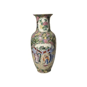 A Vintage Chinese Porcelain Hand Painted and Enamelled Vase - Picture 1 of 9
